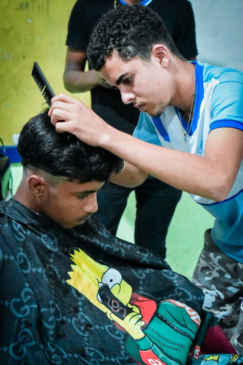 Camacã: Prefeitura realiza oficina de corte de cabelo para alunos da EJA

